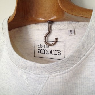 détail sweat-shirt héros