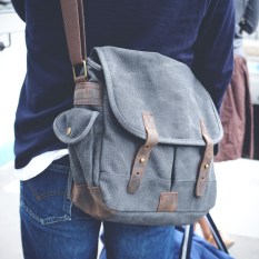 hommes-besace-grise les bonheurs